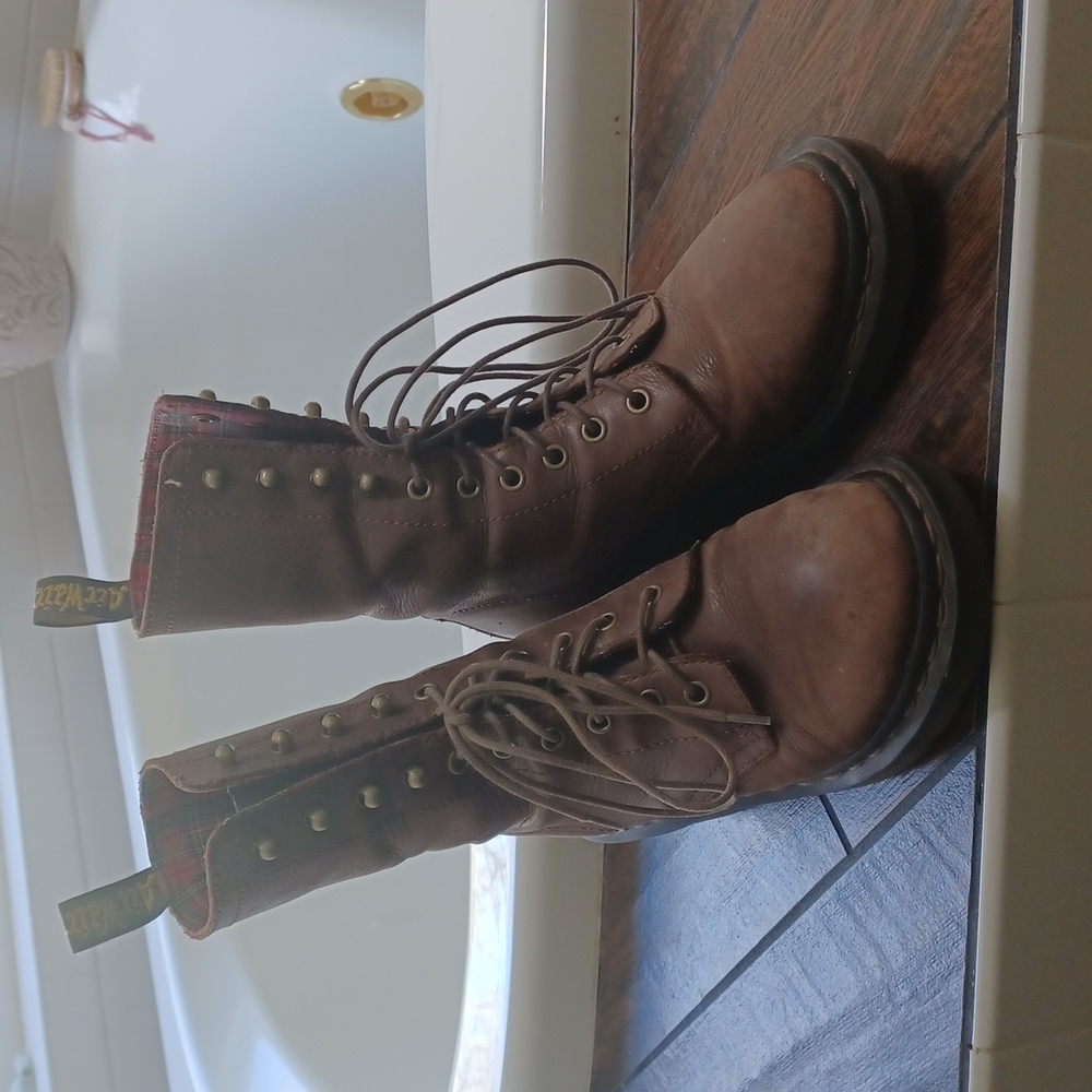 Dr Martens 10 hole Boots